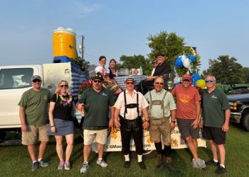 Maennerchor Kicks Off Oktoberfest Festivities with Festive Float