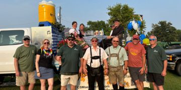 Maennerchor Kicks Off Oktoberfest Festivities with Festive Float