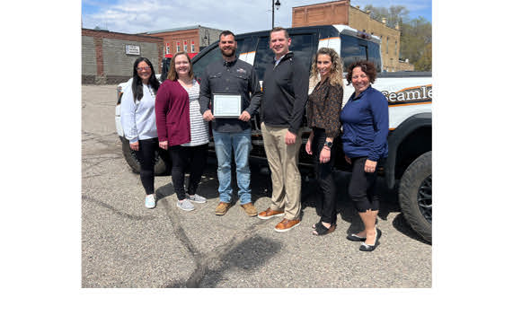 Cold Spring Chamber Ambassadors Visit Sota Seamless Gutter